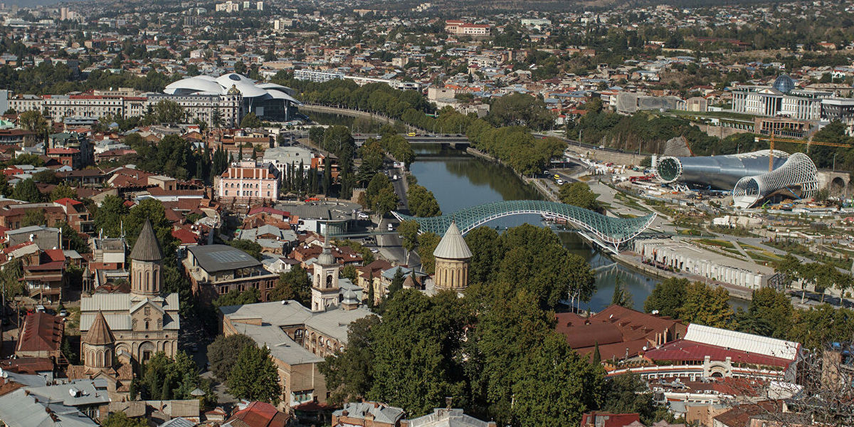 Сдержанный Тбилиси:  почему Грузия сохраняет нейтралитет  по Карабаху?