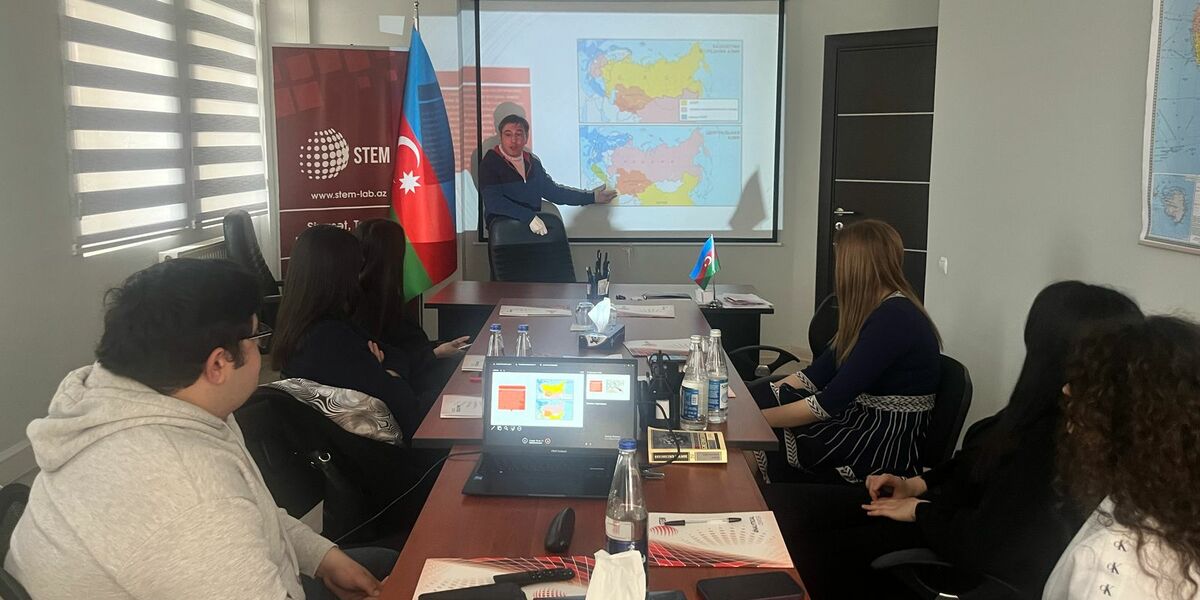 В центре STEM cтартовал очередной поток Школы аналитиков 