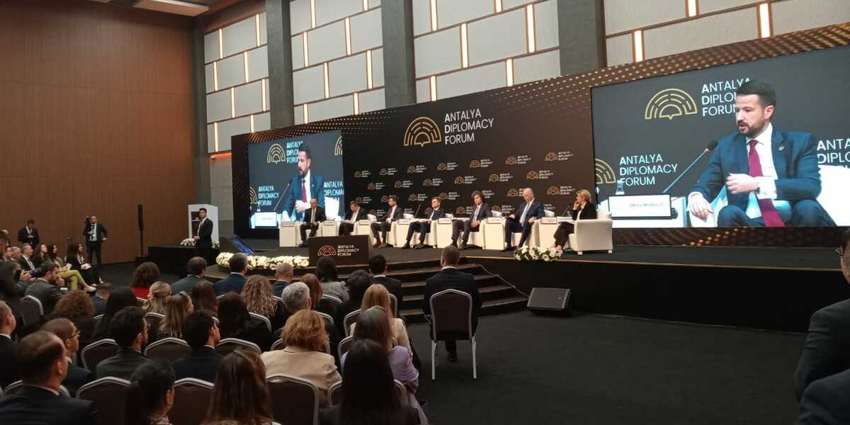 Возвращение дипломатии: новый путь в эпоху глобальной фрагментации