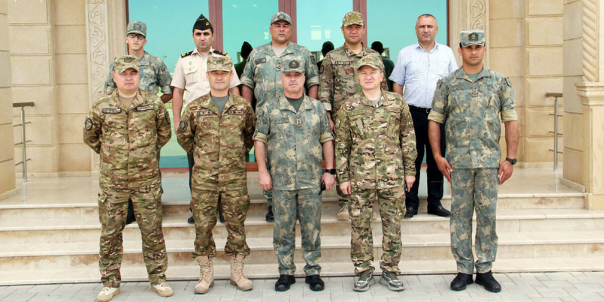 В Баку прошла встреча представителей оборонных ведомств Азербайджана и Казахстана