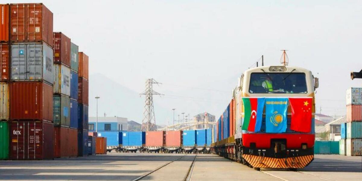 Азербайджан и Китай расширят контейнерные перевозки через Каспий: до 10 блок-поездов в день