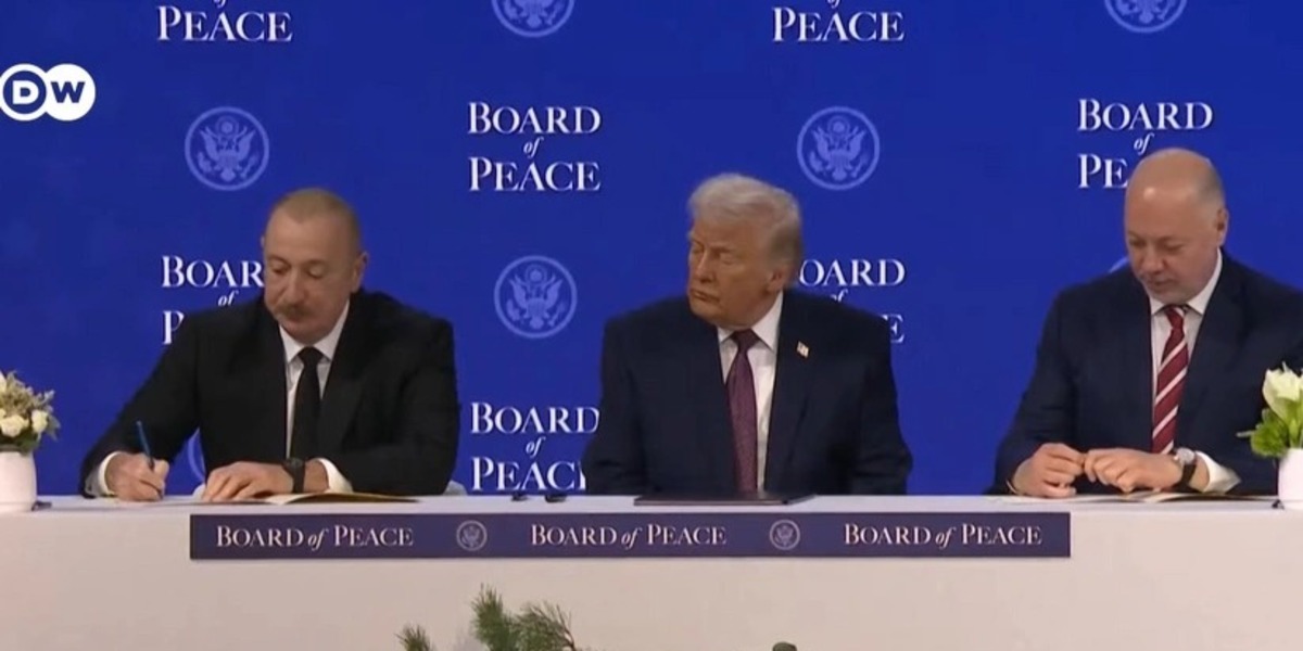 Президент Азербайджана подписал в Давосе документ о присоединении страны к Совету мира