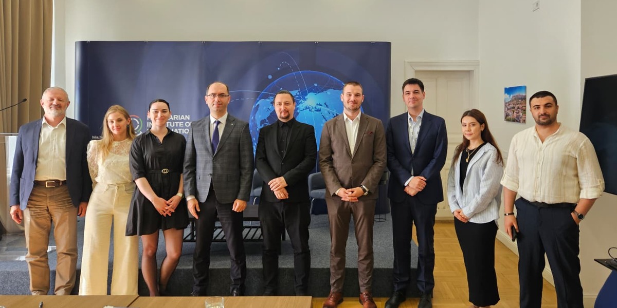 Director of CASPIA Center Delivers Lecture at the Institute of International Relations under Hungary’s MFA