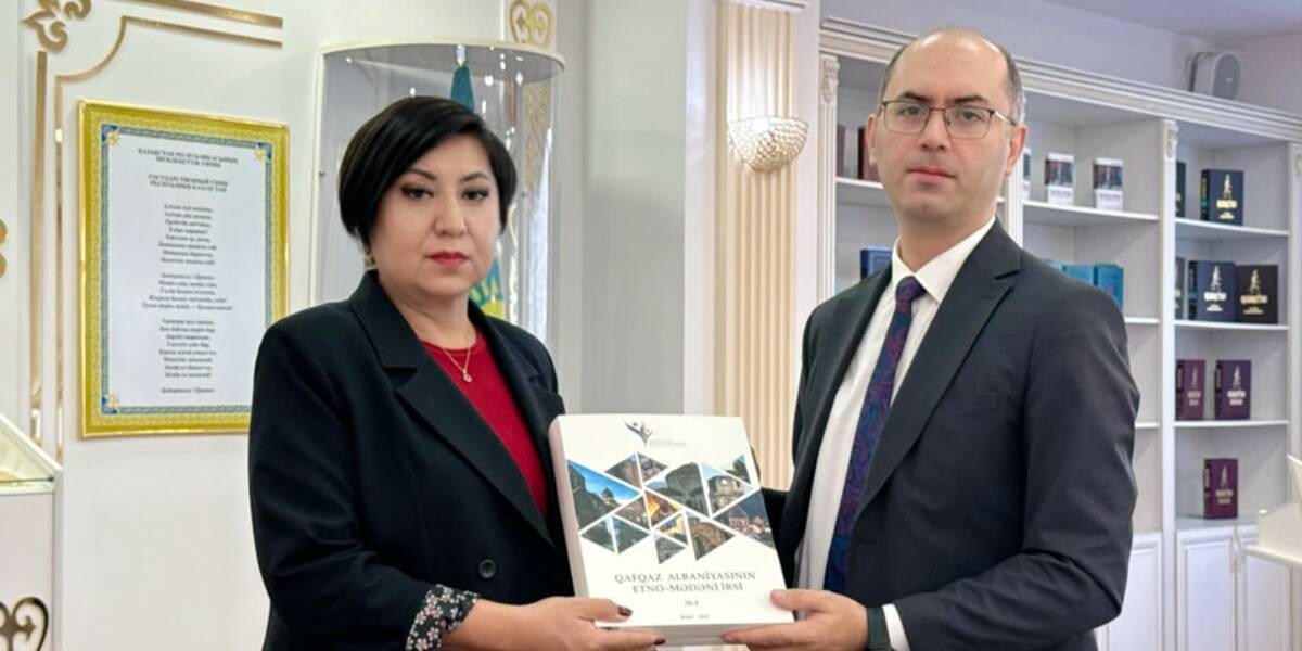 CASPIA Donates Books on Azerbaijani History and Culture to Kazakhstan’s National Academic Library